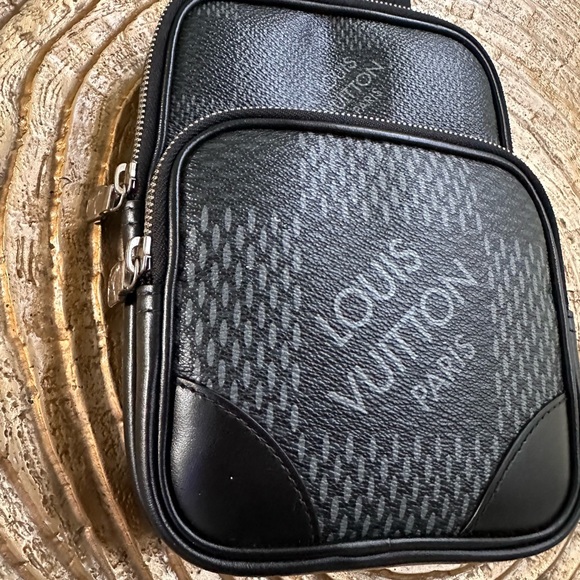 Louis Vuitton Amazon Sling Bag Damier Graphite - Picture 4 of 16